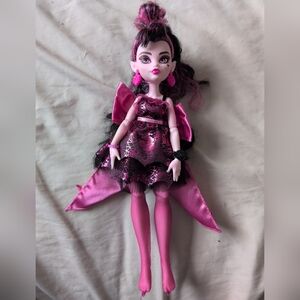 Monster High Draculaura G1 Monster Ball Doll Pink Vampire